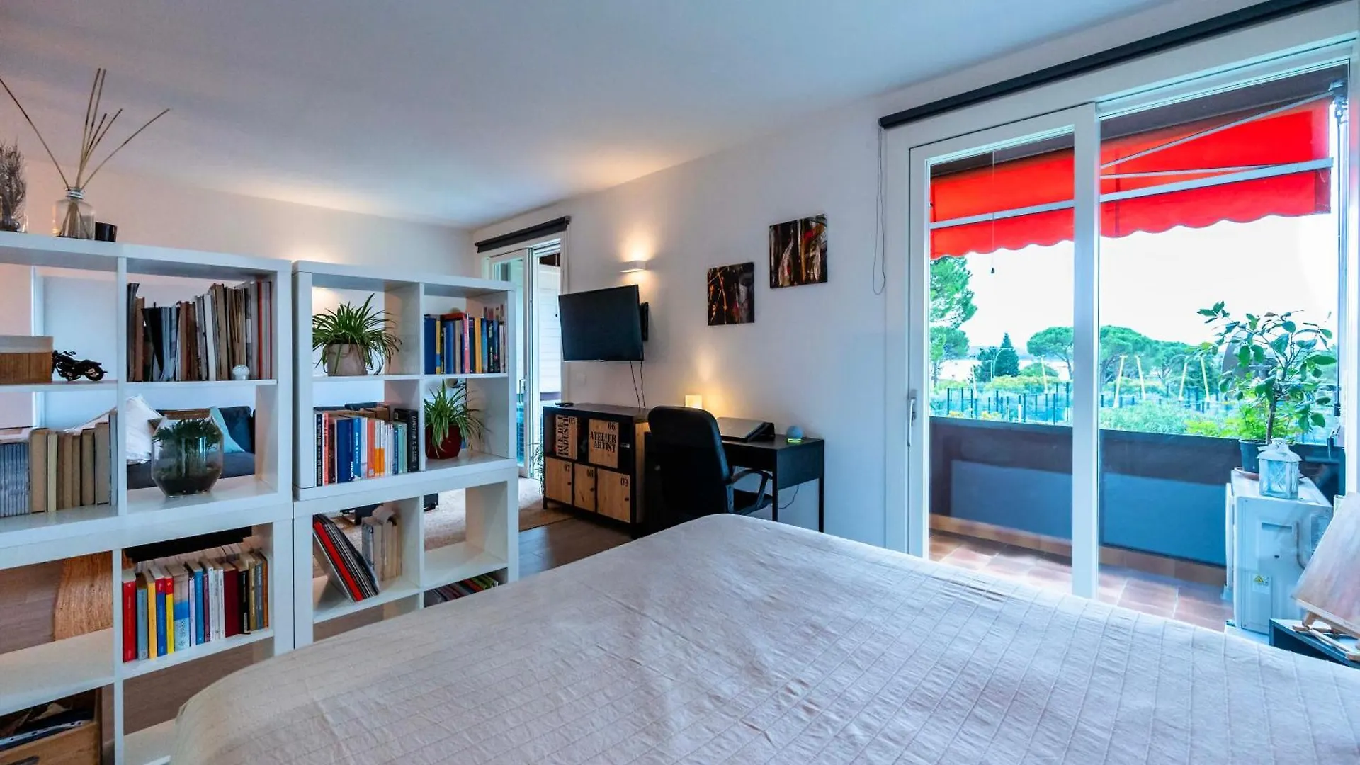Love Italy Homes - Lake View Studio Predore Apartment