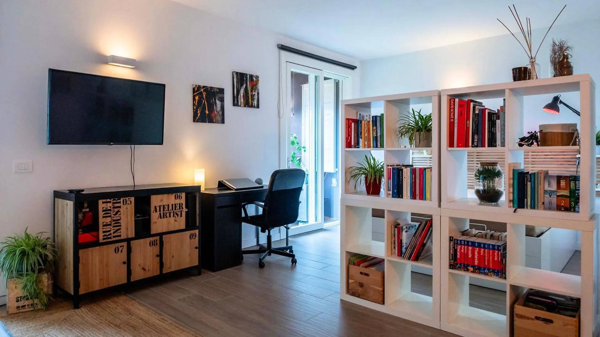 Love Italy Homes - Lake View Studio Predore Apartment